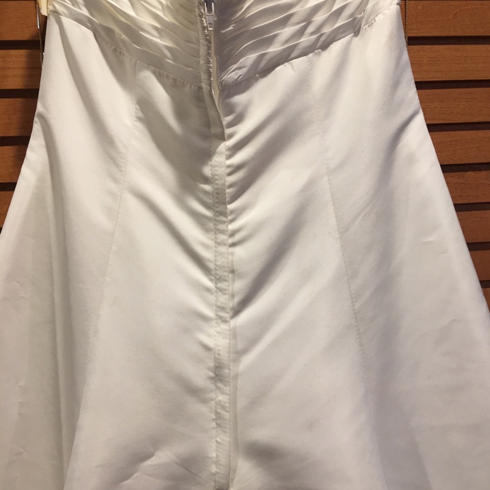 New With Tags Wedding Dress - Picture 8 of 8